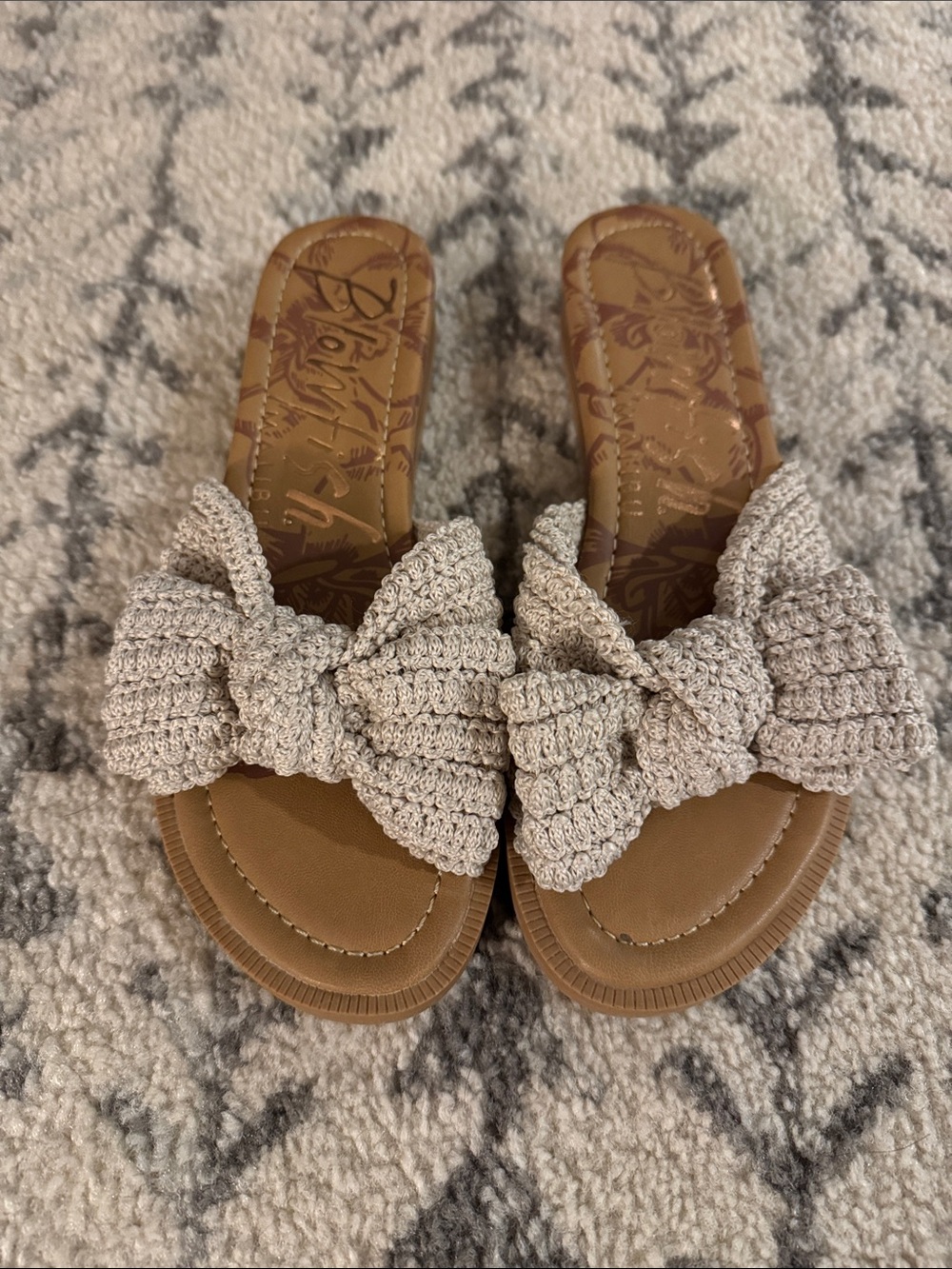 *Never worn!* Blowfish Malibu sandal with bow